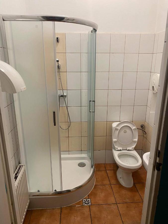 50 People Apartment كراكوفيا المظهر الخارجي الصورة