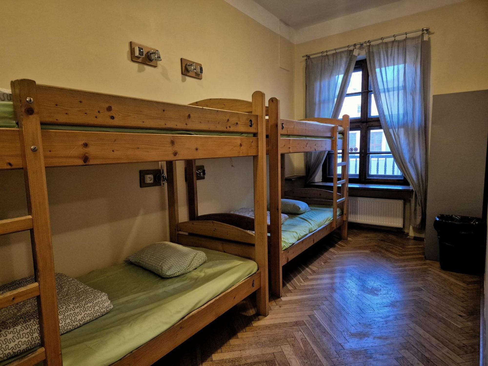 50 People Apartment كراكوفيا المظهر الخارجي الصورة