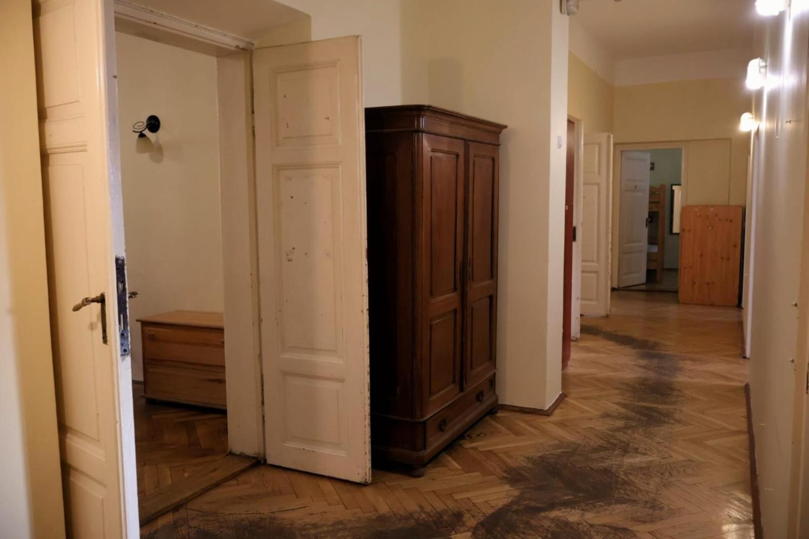 50 People Apartment كراكوفيا المظهر الخارجي الصورة